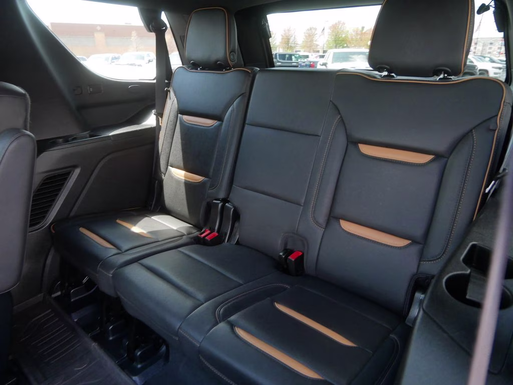 2023 Sterling Metallic GMC Yukon AT4 4X4 SUV