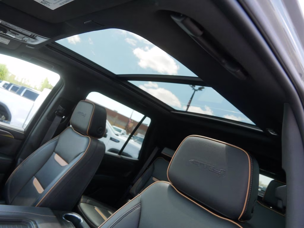 2023 Sterling Metallic GMC Yukon AT4 4X4 SUV