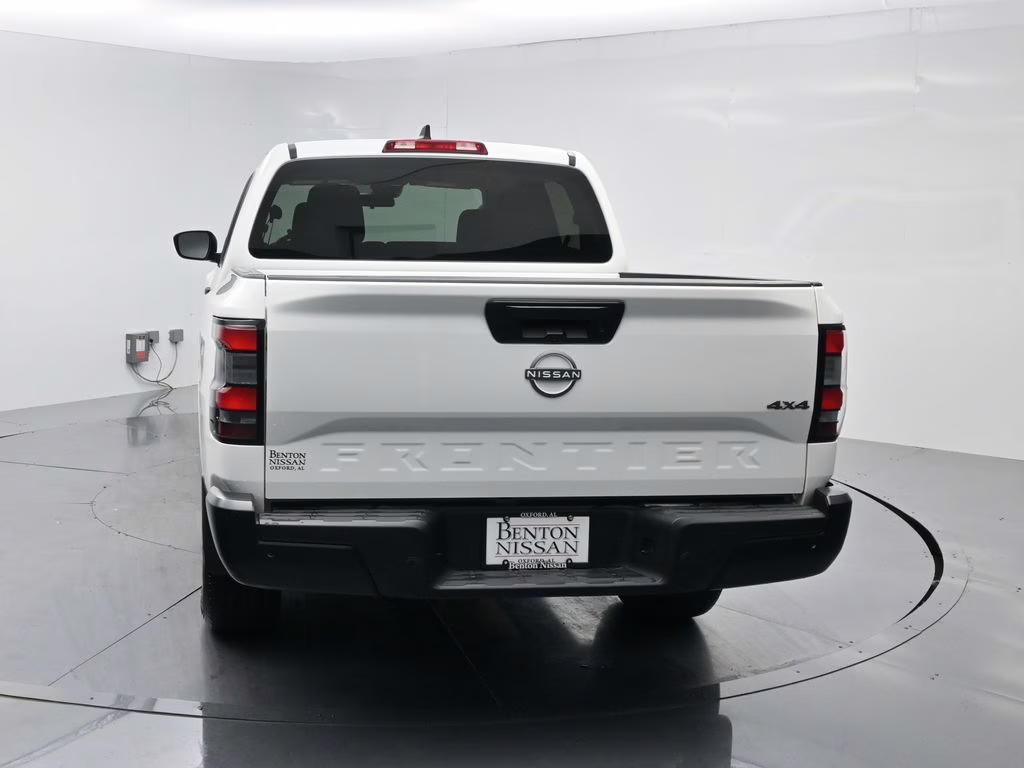 2022 Glacier White Nissan Frontier S 4X4 Truck