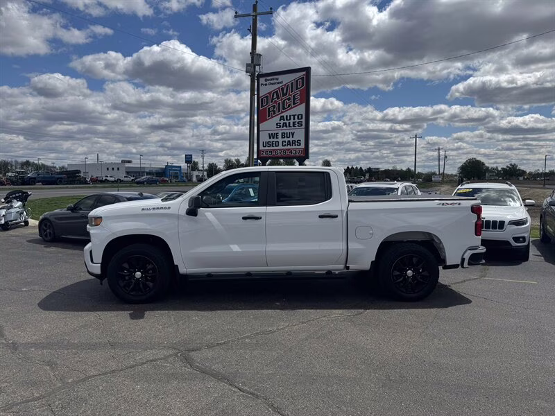 2020 Summit White Chevrolet Silverado 1500 Custom 4X4 Truck