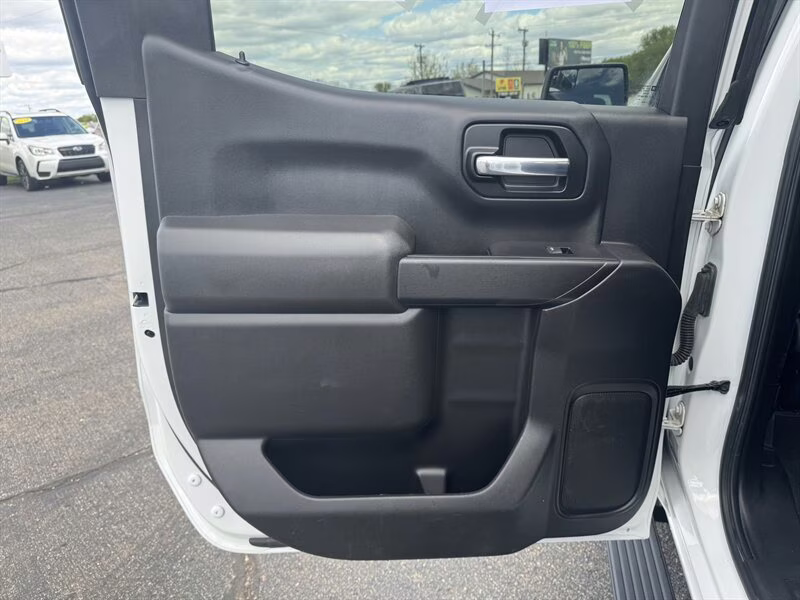 2020 Summit White Chevrolet Silverado 1500 Custom 4X4 Truck