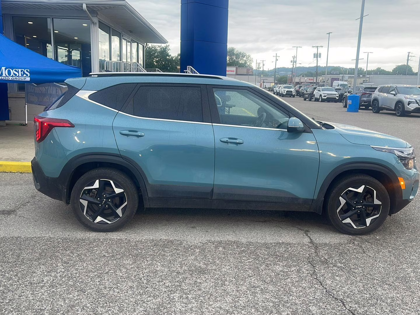 2024 Pluton Blue Kia Seltos EX AWD SUV