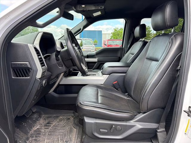 2019 Oxford White Ford F-150 Lariat 4X4 Truck