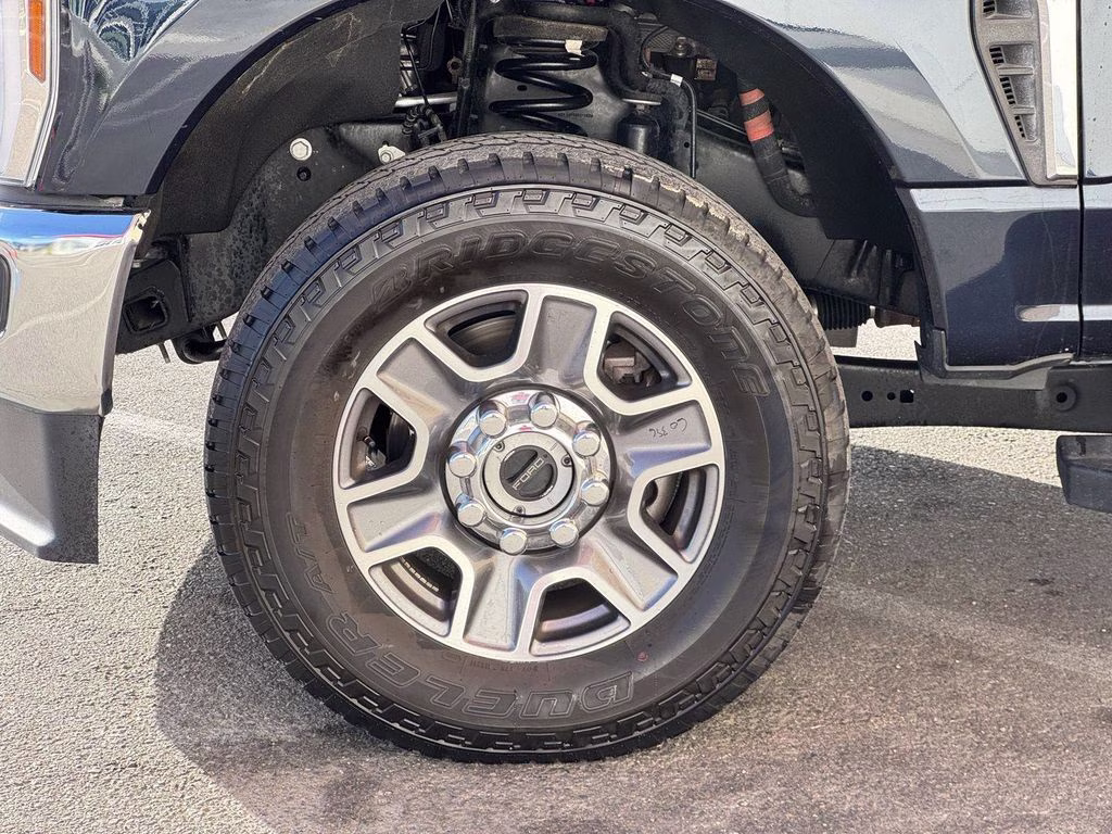 2025 Blue Metallic Ford Super Duty F-250 SRW Lariat 4X4 Truck