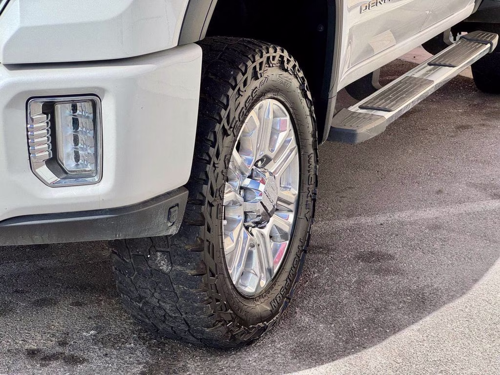 2022 White Frost GMC Sierra 3500HD Denali 4X4 Truck