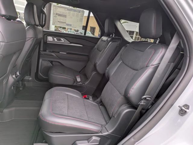 2026 White Ford Explorer ST RWD SUV