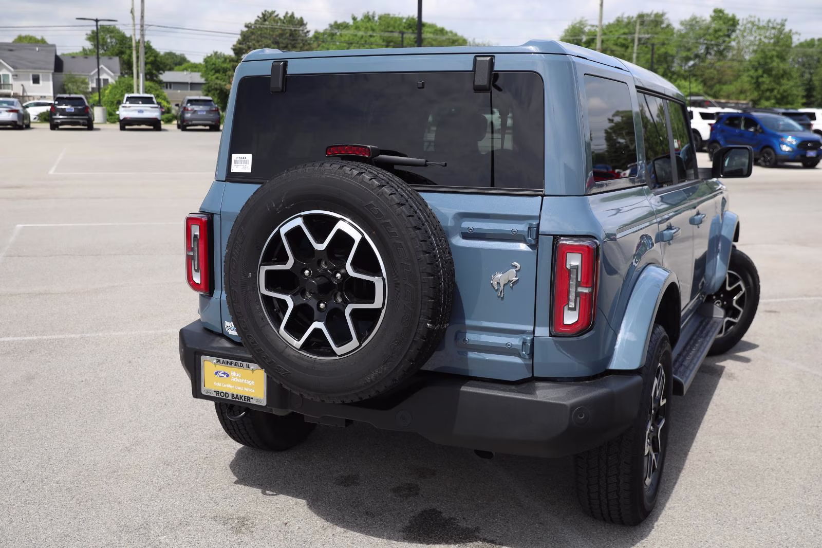 2025 Azure Gray Metallic Tri-Coat Ford Bronco Outer Banks 4X4 SUV