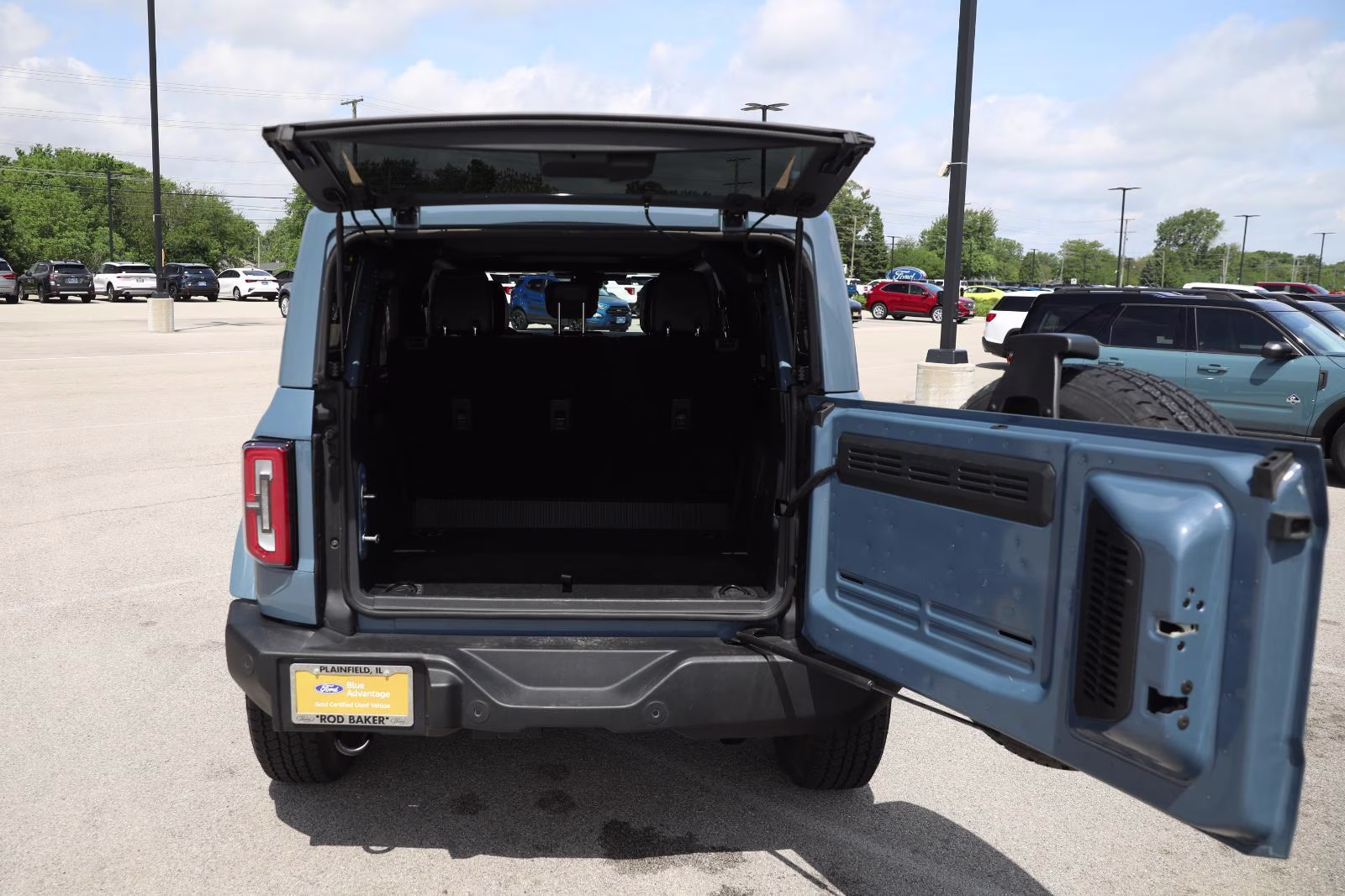 2025 Azure Gray Metallic Tri-Coat Ford Bronco Outer Banks 4X4 SUV