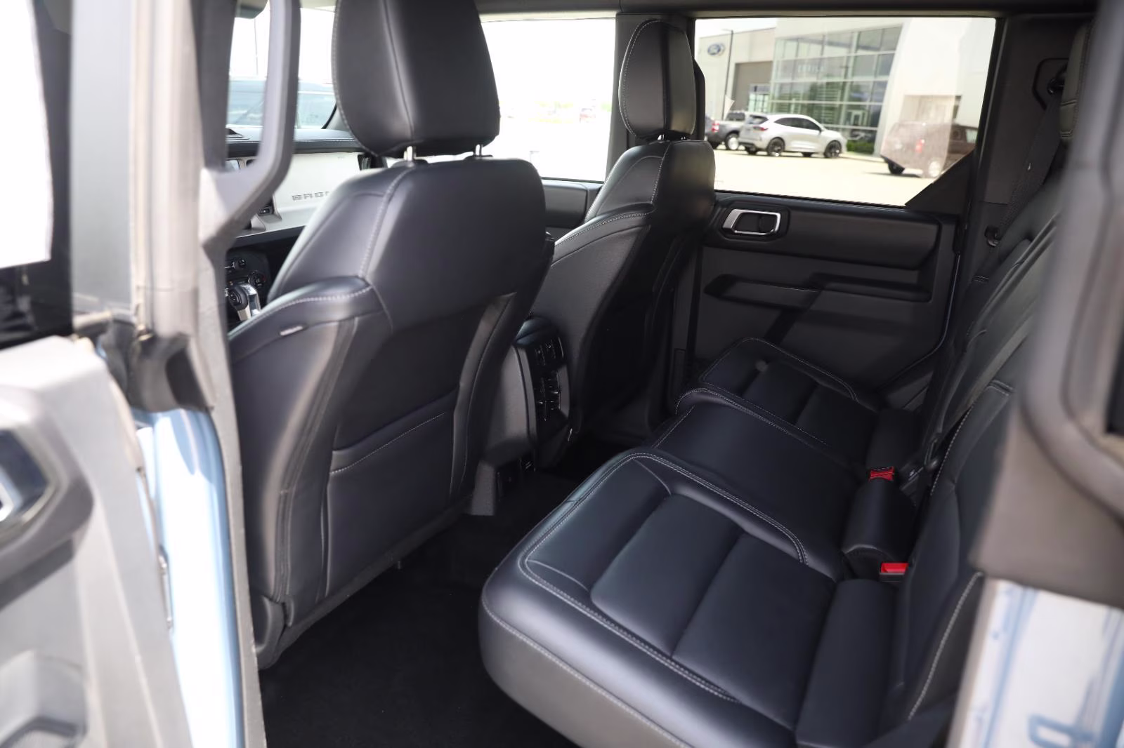 2025 Azure Gray Metallic Tri-Coat Ford Bronco Outer Banks 4X4 SUV