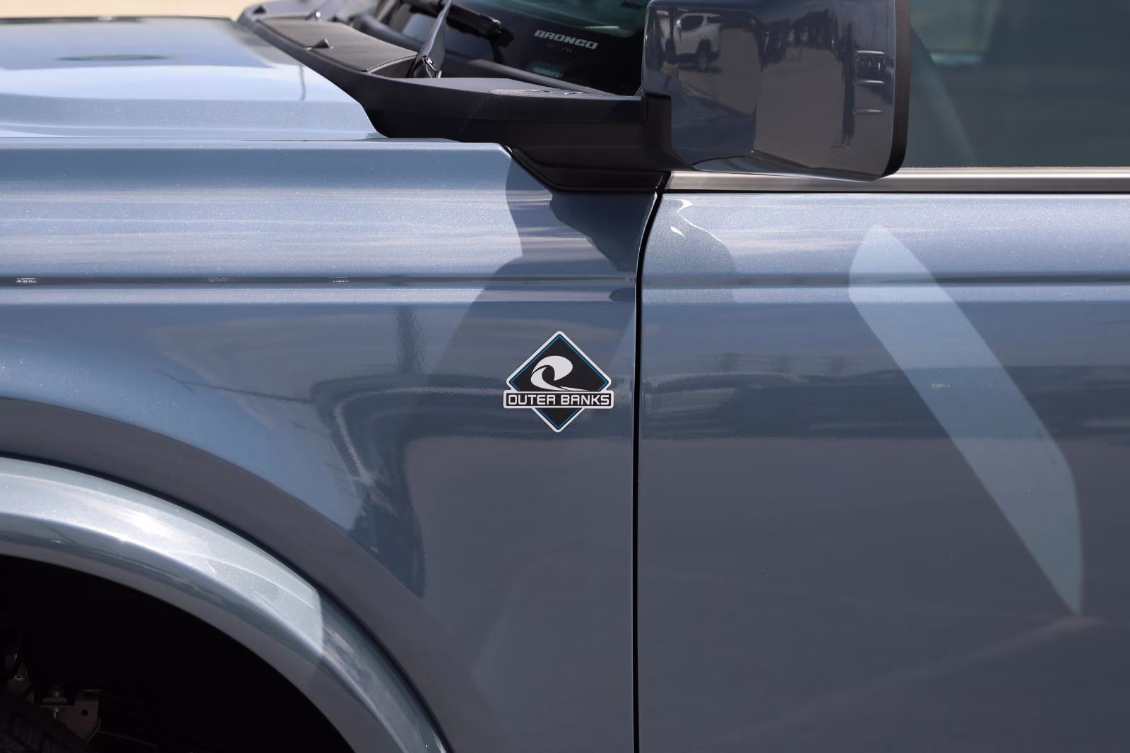 2025 Azure Gray Metallic Tri-Coat Ford Bronco Outer Banks 4X4 SUV