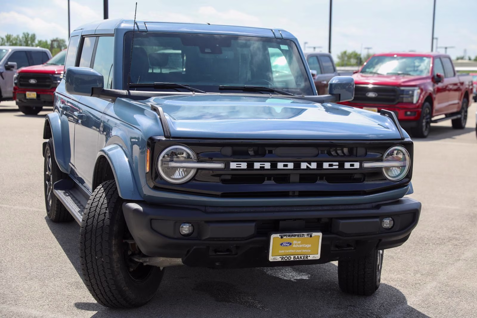 2025 Azure Gray Metallic Tri-Coat Ford Bronco Outer Banks 4X4 SUV