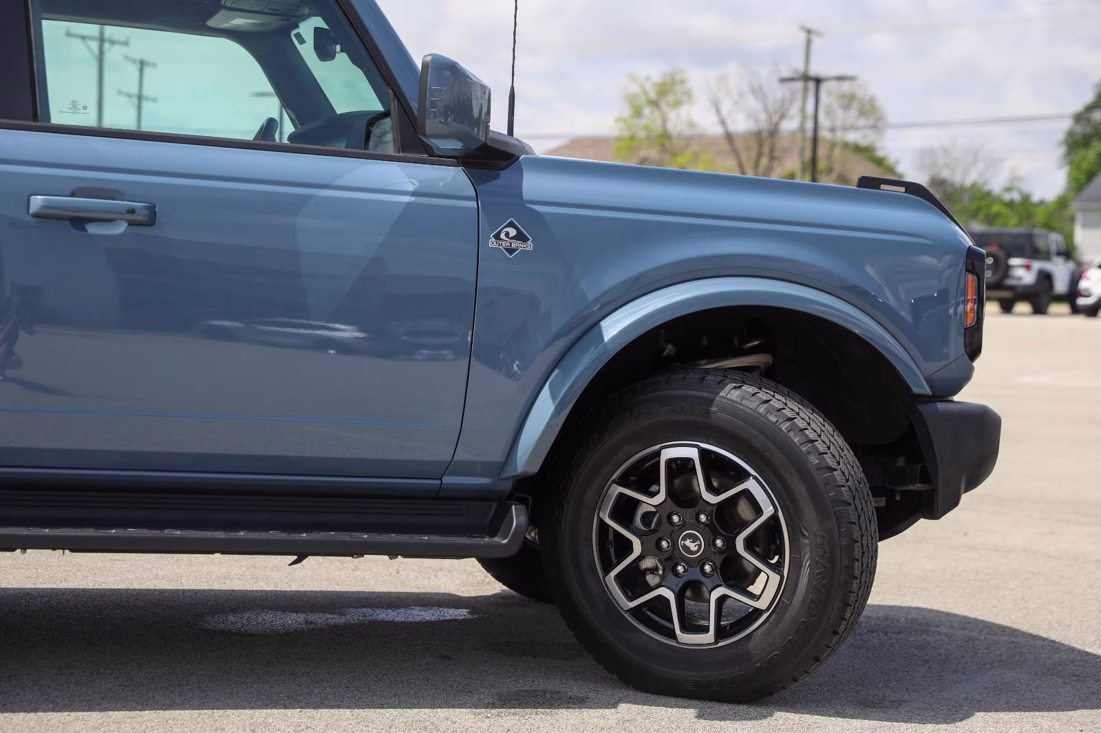 2025 Azure Gray Metallic Tri-Coat Ford Bronco Outer Banks 4X4 SUV