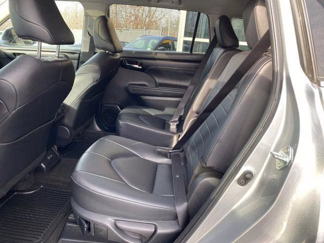 2024 Celestial Silver Metallic Toyota Highlander XLE AWD SUV