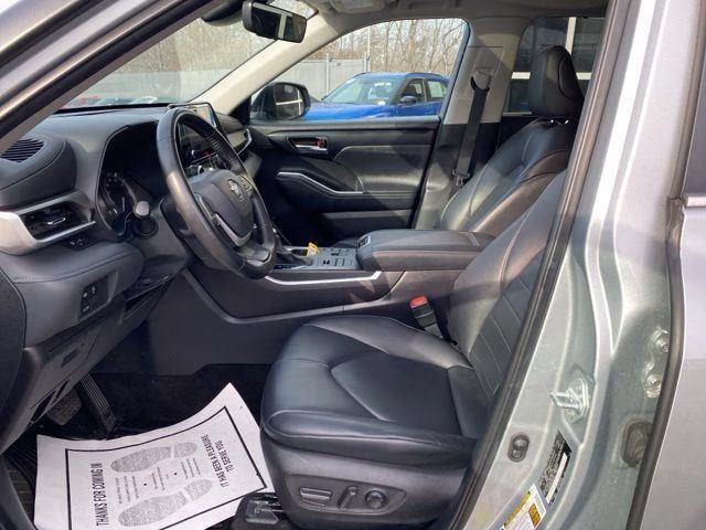 2024 Celestial Silver Metallic Toyota Highlander XLE AWD SUV