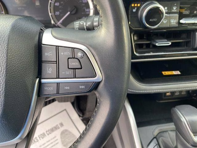 2024 Celestial Silver Metallic Toyota Highlander XLE AWD SUV