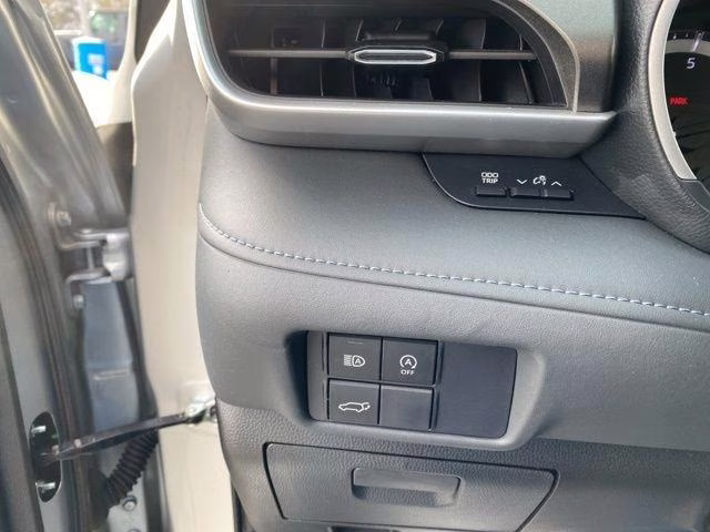 2024 Celestial Silver Metallic Toyota Highlander XLE AWD SUV