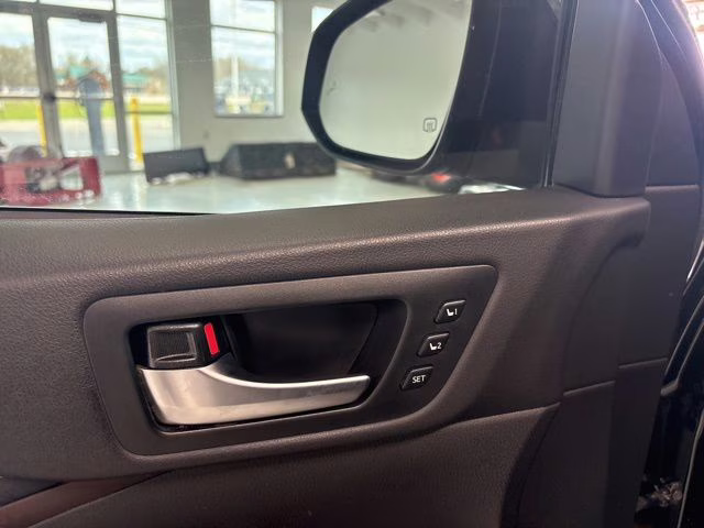 2019 Midnight Black Metallic Toyota Highlander Hybrid Limited AWD SUV