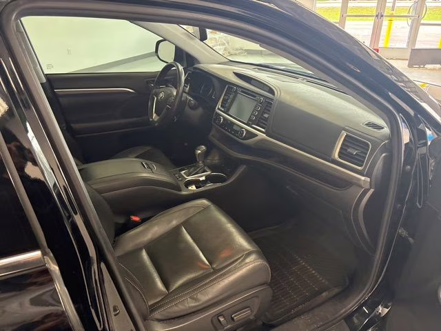 2019 Midnight Black Metallic Toyota Highlander Hybrid Limited AWD SUV