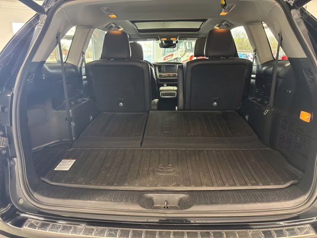 2019 Midnight Black Metallic Toyota Highlander Hybrid Limited AWD SUV