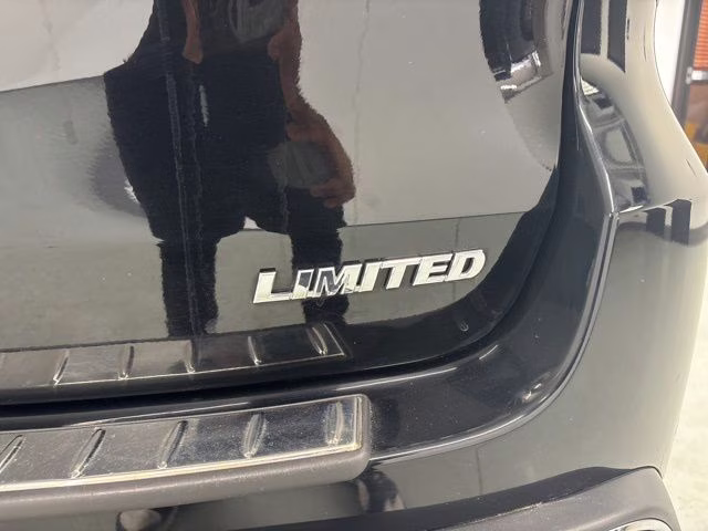2019 Midnight Black Metallic Toyota Highlander Hybrid Limited AWD SUV