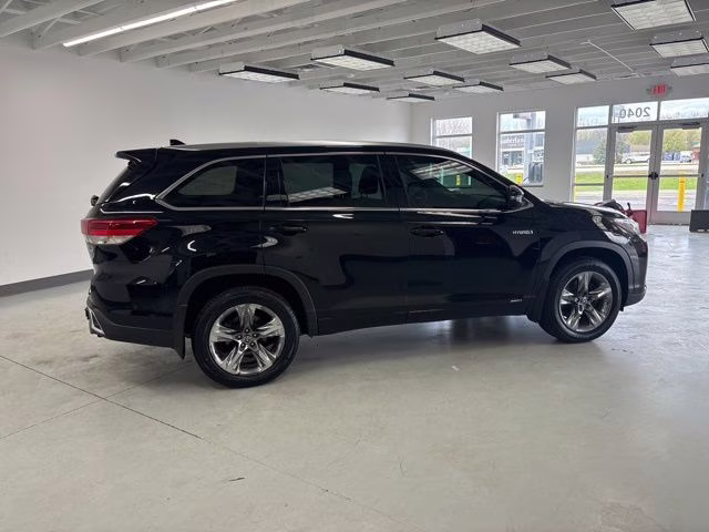 2019 Midnight Black Metallic Toyota Highlander Hybrid Limited AWD SUV