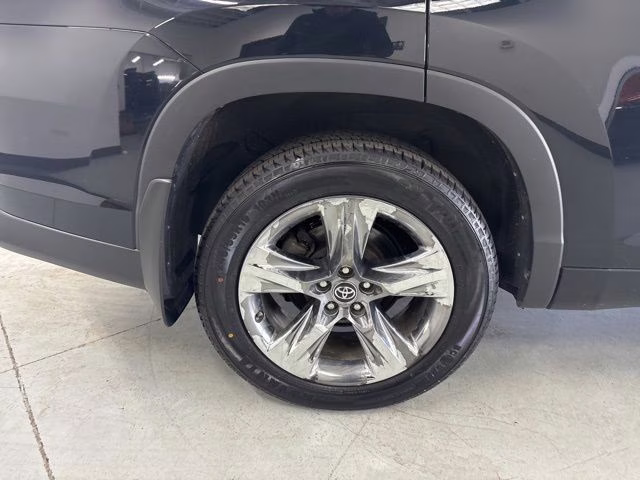 2019 Midnight Black Metallic Toyota Highlander Hybrid Limited AWD SUV