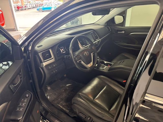 2019 Midnight Black Metallic Toyota Highlander Hybrid Limited AWD SUV