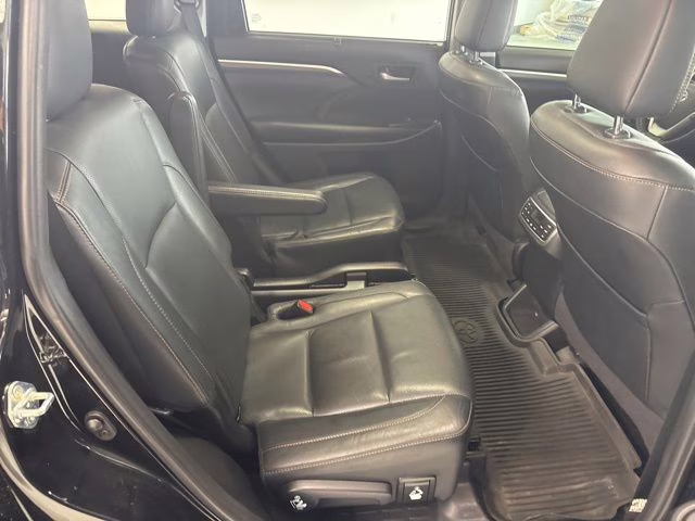 2019 Midnight Black Metallic Toyota Highlander Hybrid Limited AWD SUV