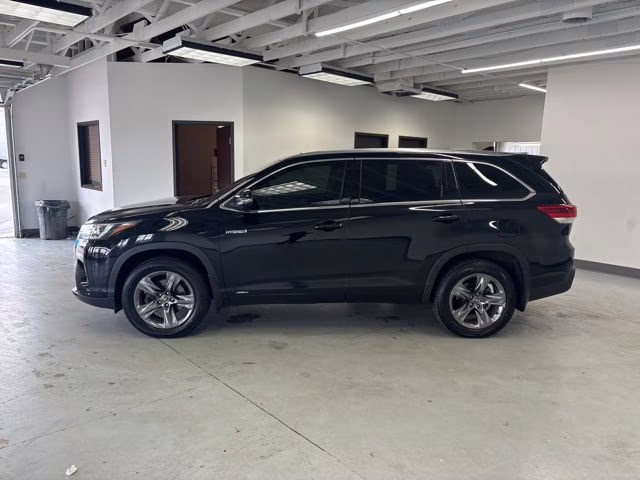 2019 Midnight Black Metallic Toyota Highlander Hybrid Limited AWD SUV