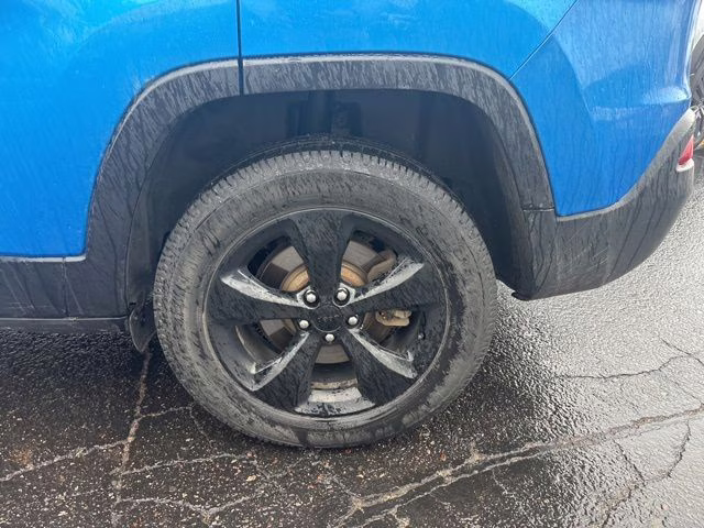 2018 Hydro Blue Pearlcoat Jeep Cherokee Limited 4X4 SUV