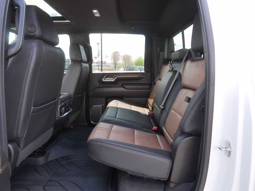 2024 Summit White Chevrolet Silverado 3500HD High Country 4X4 Truck