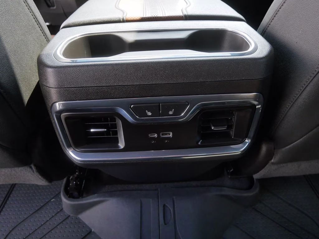 2024 Summit White Chevrolet Silverado 3500HD High Country 4X4 Truck