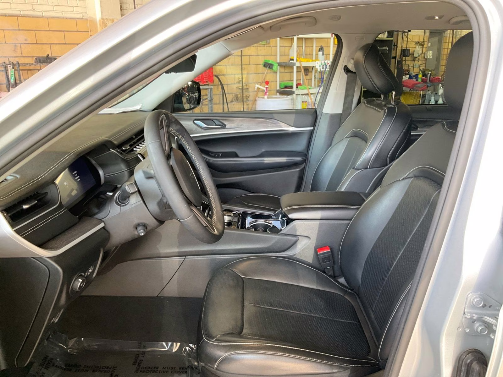 2023 Silver Zynith Jeep Grand Cherokee Limited 4X4 SUV