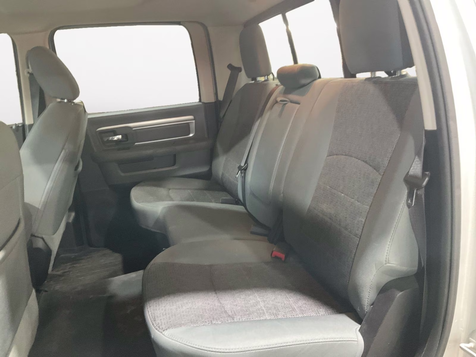 2016 Bright Silver Clearcoat Metallic Ram 1500 Big Horn 4X4 Truck