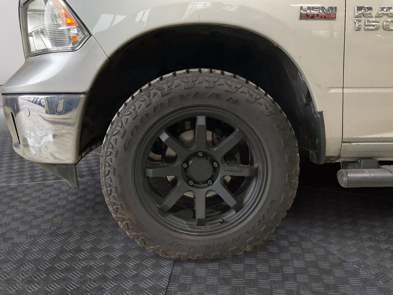2016 Bright Silver Clearcoat Metallic Ram 1500 Big Horn 4X4 Truck
