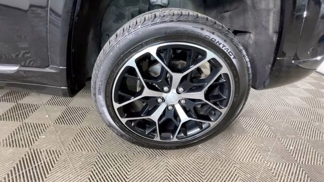 2022 Diamond Black Crystal Pearlcoat Jeep Grand Cherokee Summit 4X4 SUV