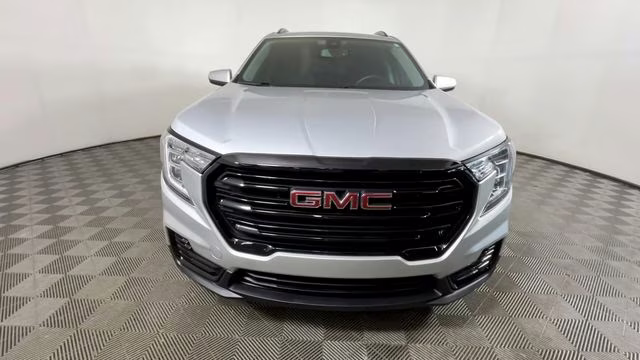 2022 Quicksilver Metallic GMC Terrain SLE FWD SUV