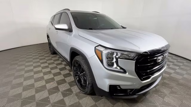 2022 Quicksilver Metallic GMC Terrain SLE FWD SUV