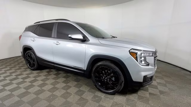 2022 Quicksilver Metallic GMC Terrain SLE FWD SUV