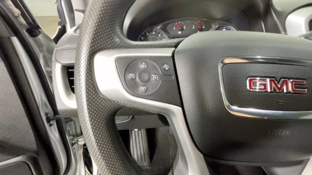 2022 Quicksilver Metallic GMC Terrain SLE FWD SUV