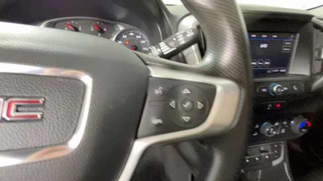 2022 Quicksilver Metallic GMC Terrain SLE FWD SUV