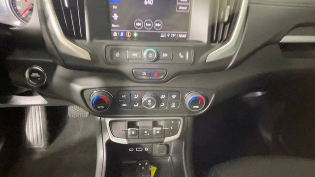 2022 Quicksilver Metallic GMC Terrain SLE FWD SUV