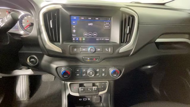 2022 Quicksilver Metallic GMC Terrain SLE FWD SUV