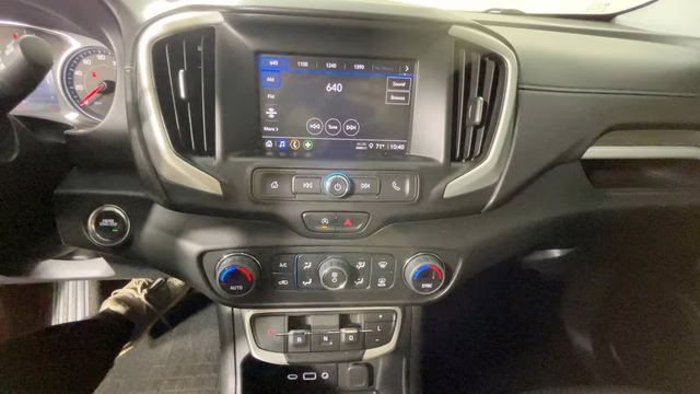 2022 Quicksilver Metallic GMC Terrain SLE FWD SUV