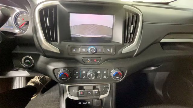 2022 Quicksilver Metallic GMC Terrain SLE FWD SUV