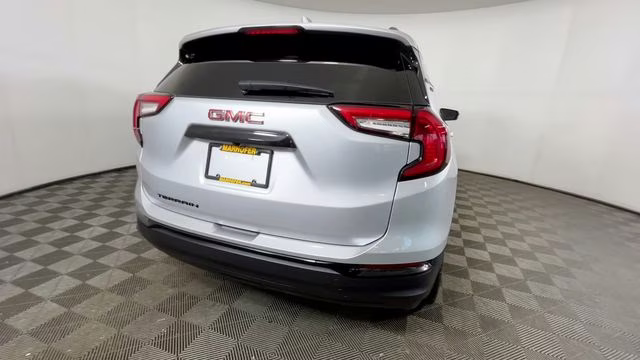 2022 Quicksilver Metallic GMC Terrain SLE FWD SUV