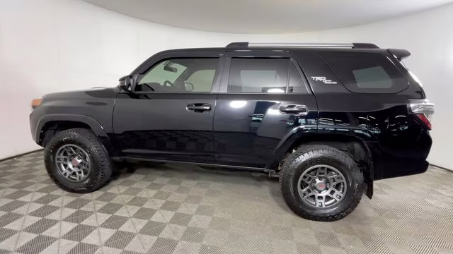 2017 Midnight Black Metallic Toyota 4Runner TRD Off-Road 4X4 SUV
