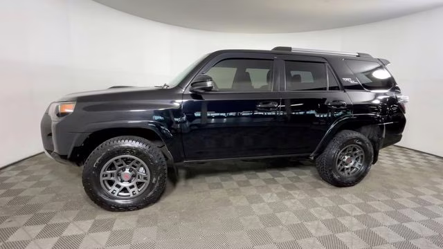 2017 Midnight Black Metallic Toyota 4Runner TRD Off-Road 4X4 SUV
