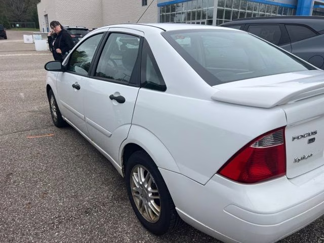 2006 Ford Focus ZX4 FWD Sedan