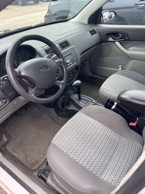 2006 Ford Focus ZX4 FWD Sedan